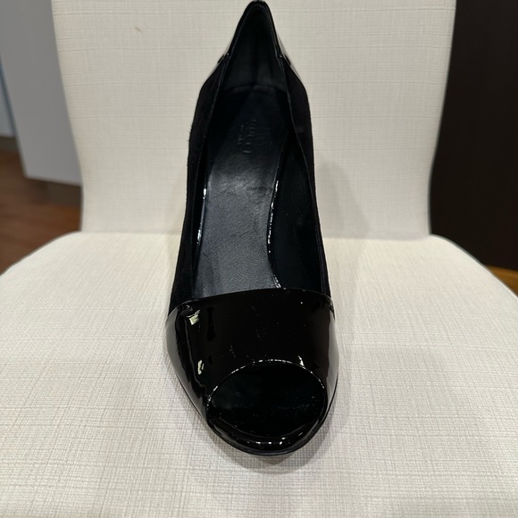 Gucci Peep Toe Pump Suede & Patent Leather 9.5, 4” heel, never worn original box - Picture 3 of 4